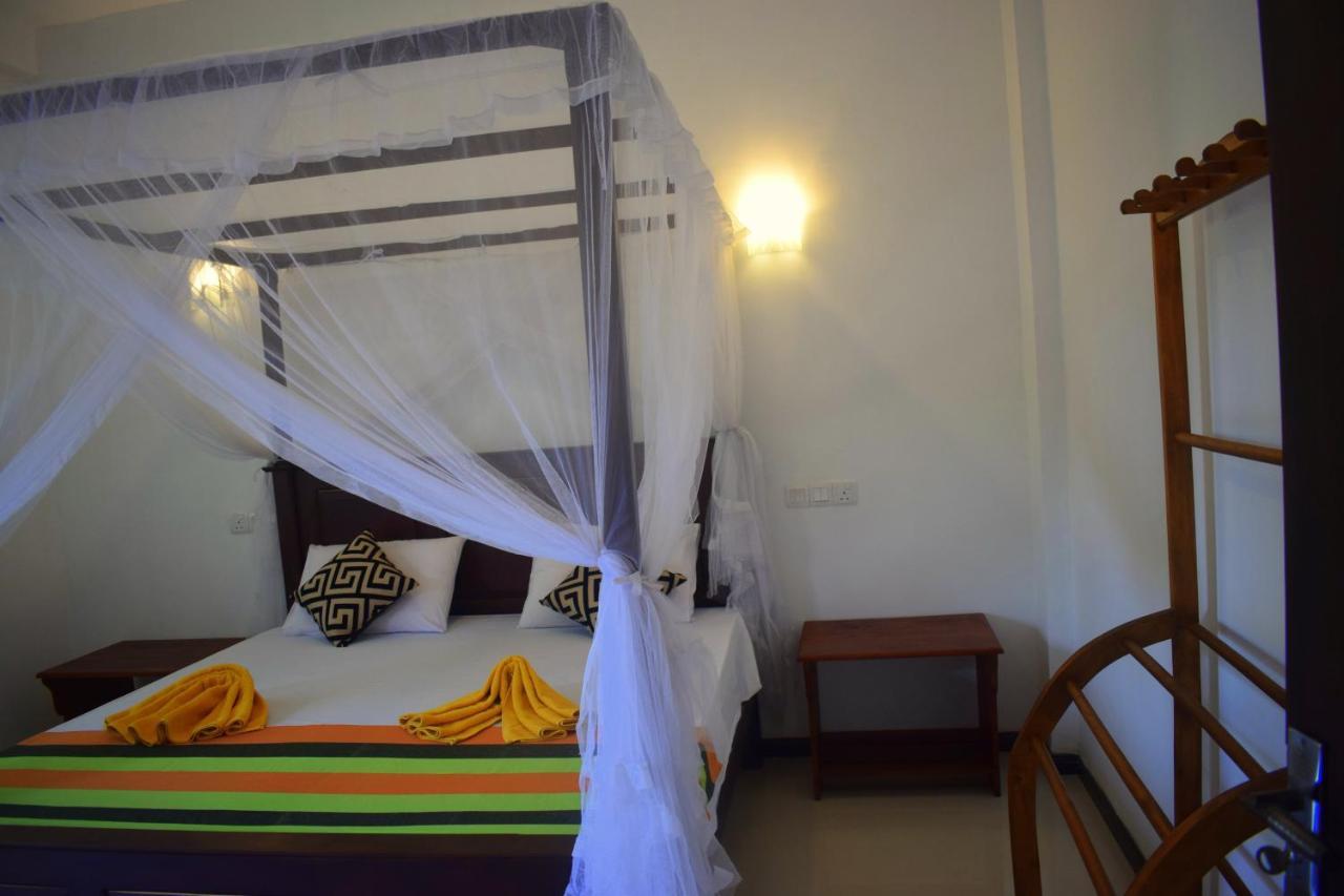 Sun sea guest home Tangalle Extérieur photo