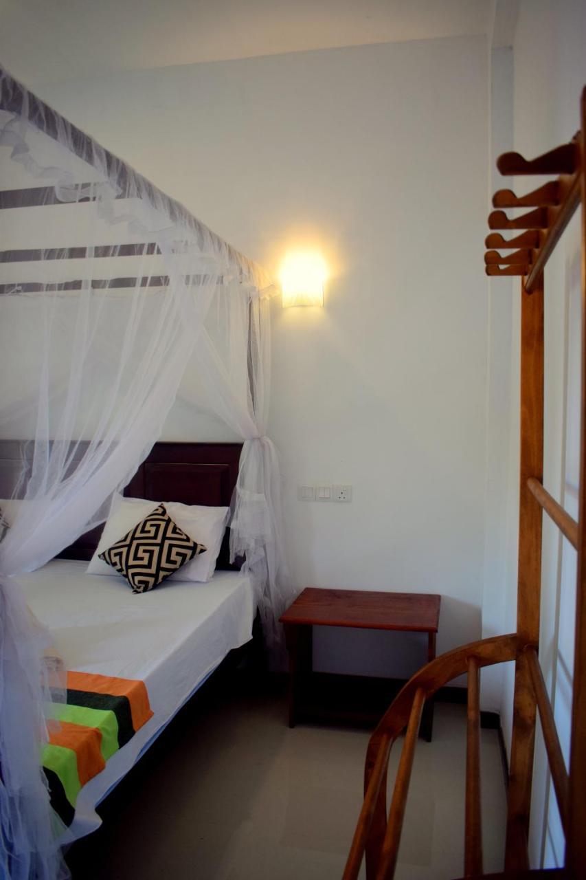 Sun sea guest home Tangalle Extérieur photo